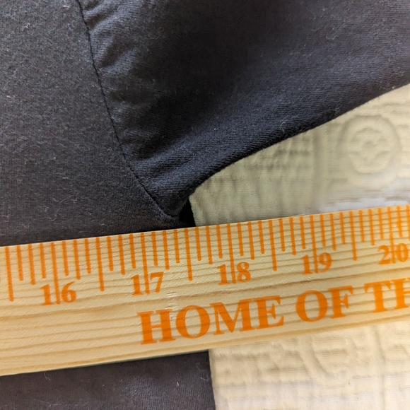 Stranger Things Netflix Store Las Vegas T-shirt  Kids L NWOT Black - Picture 7 of 13